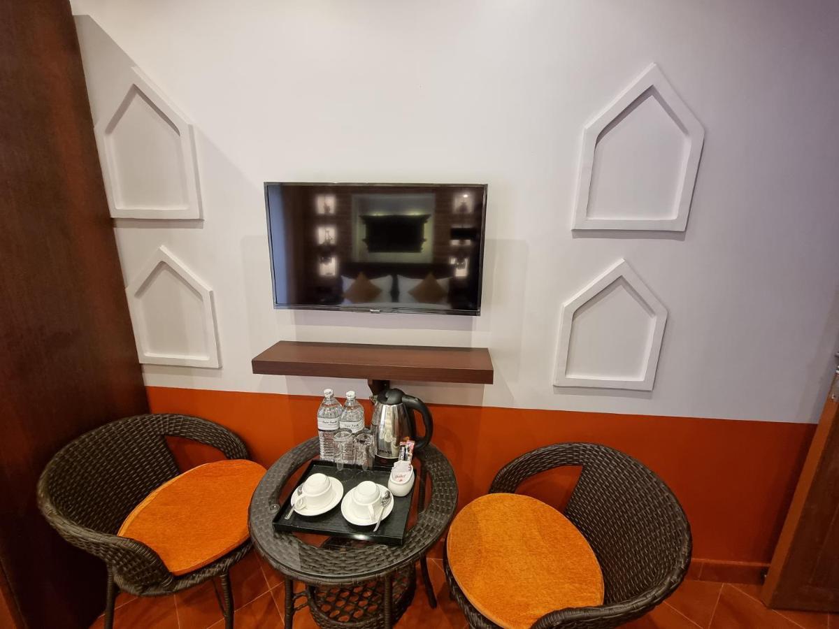 פוקהרה Chautari Boutique Hotel מראה חיצוני תמונה