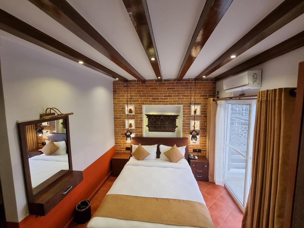פוקהרה Chautari Boutique Hotel מראה חיצוני תמונה