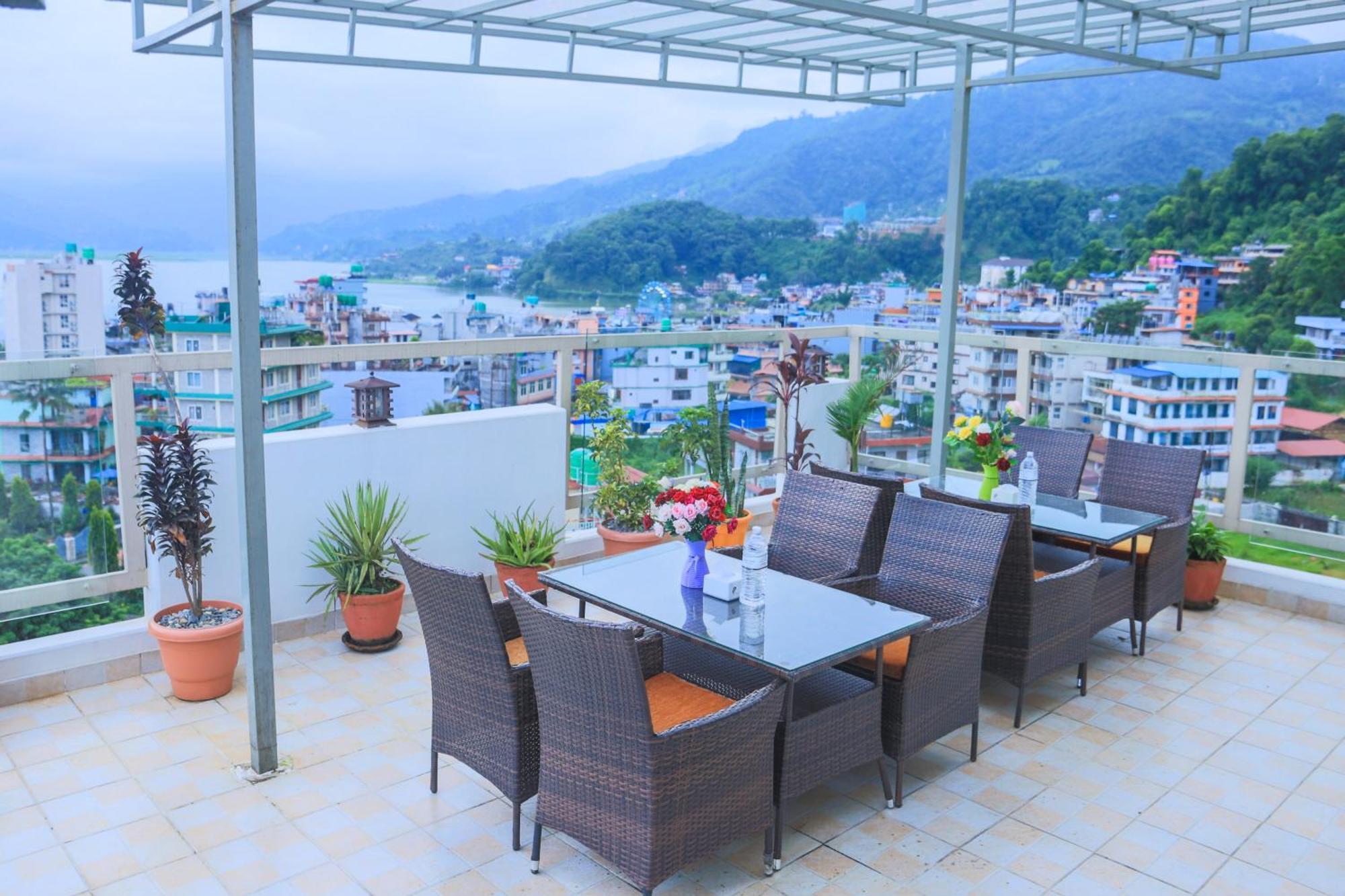 פוקהרה Chautari Boutique Hotel מראה חיצוני תמונה