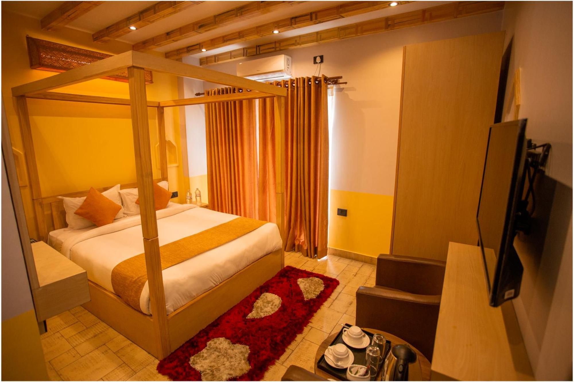פוקהרה Chautari Boutique Hotel מראה חיצוני תמונה