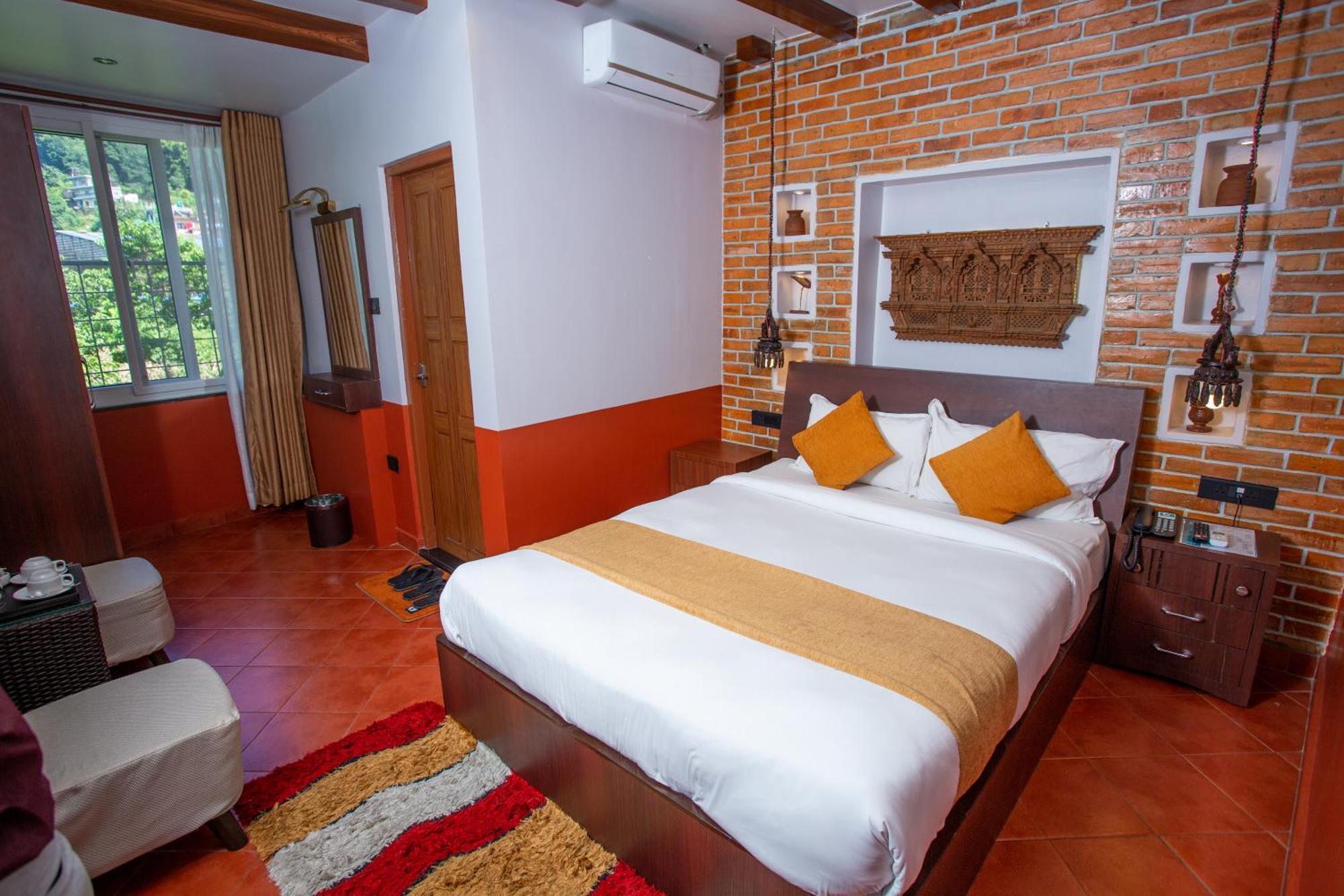 פוקהרה Chautari Boutique Hotel מראה חיצוני תמונה